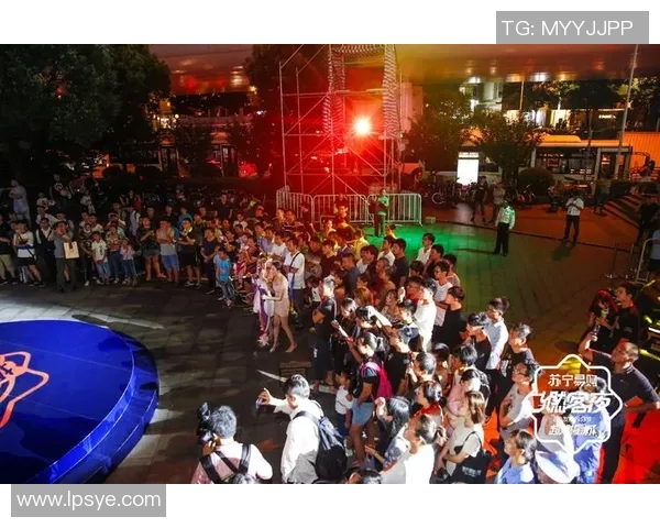 偶遇足球明星的奇妙瞬间记录与分享让我们一起感受他们的魅力与热情