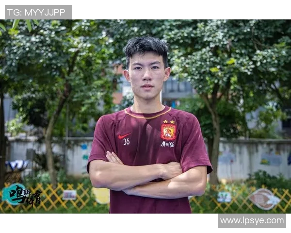 广州足球队在最新足球状态排行榜中荣登第八名展现强劲实力与潜力 广州足球队在最新足球状态排行榜中荣登第八名展现强劲实力与潜力