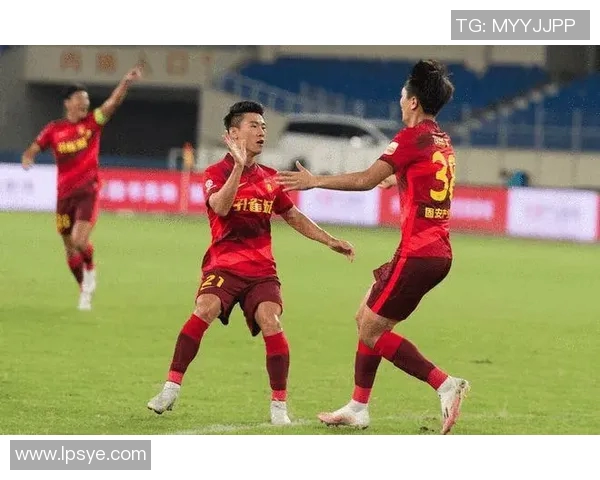 杭州足球队以71分领跑世锦赛积分榜展现强劲实力 杭州足球队以71分领跑世锦赛积分榜展现强劲实力