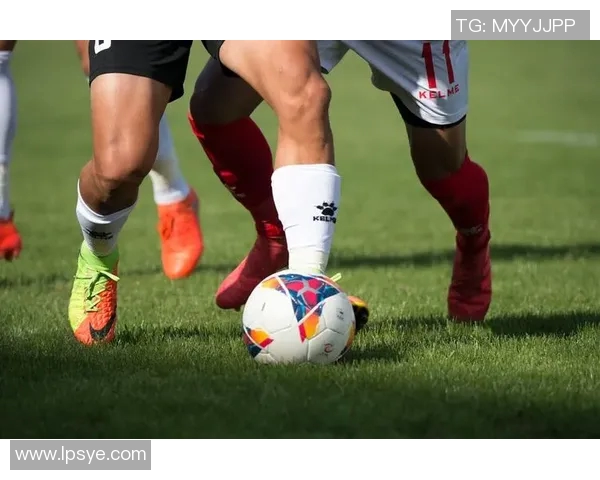 杭州足球队荣登全国足球耐力排行榜第十位展现出色竞技状态 杭州足球队荣登全国足球耐力排行榜第十位展现出色竞技状态