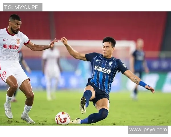 武汉足球队在世界锦标赛中的团队协作表现分析与点评